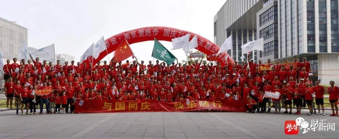 时尚大爷的“魔鬼身材”是怎样练成的?62岁学散打是不是有点酷?有一种“年轻”,与年龄无关休闲区蓝鸢梦想 - Www.slyday.coM 时尚大爷的“魔鬼身材”是怎样练成的?62岁学散打是不是有点酷?有一种“年轻”,与年龄无关休闲区蓝鸢梦想 - Www.slyday.coM