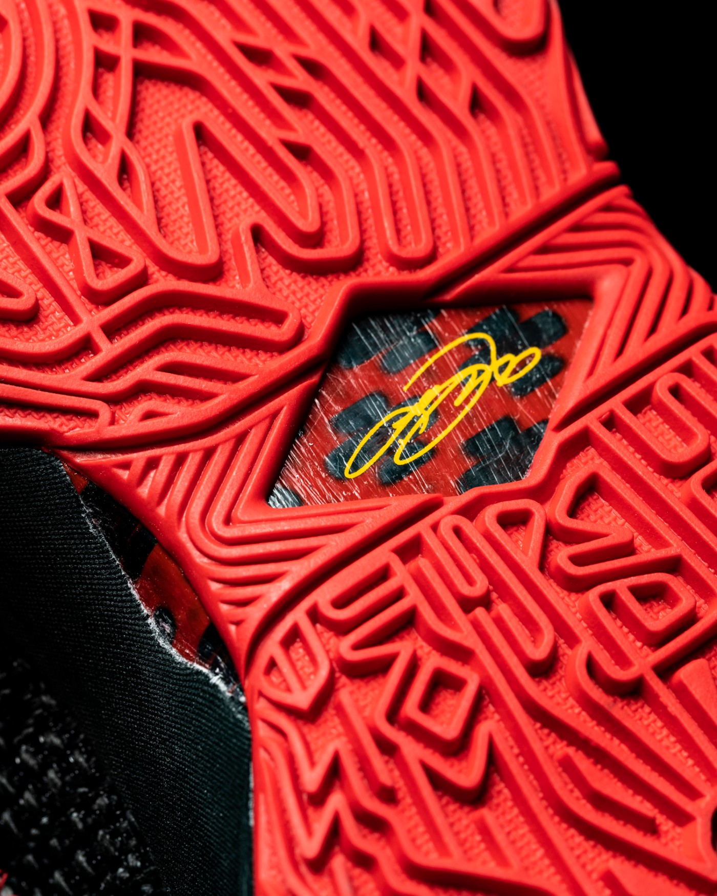 等了十年又十年!那个男人终于盼来了这样的一双鞋!休闲区蓝鸢梦想 - Www.slyday.coM 等了十年又十年!那个男人终于盼来了这样的一双鞋!休闲区蓝鸢梦想 - Www.slyday.coM