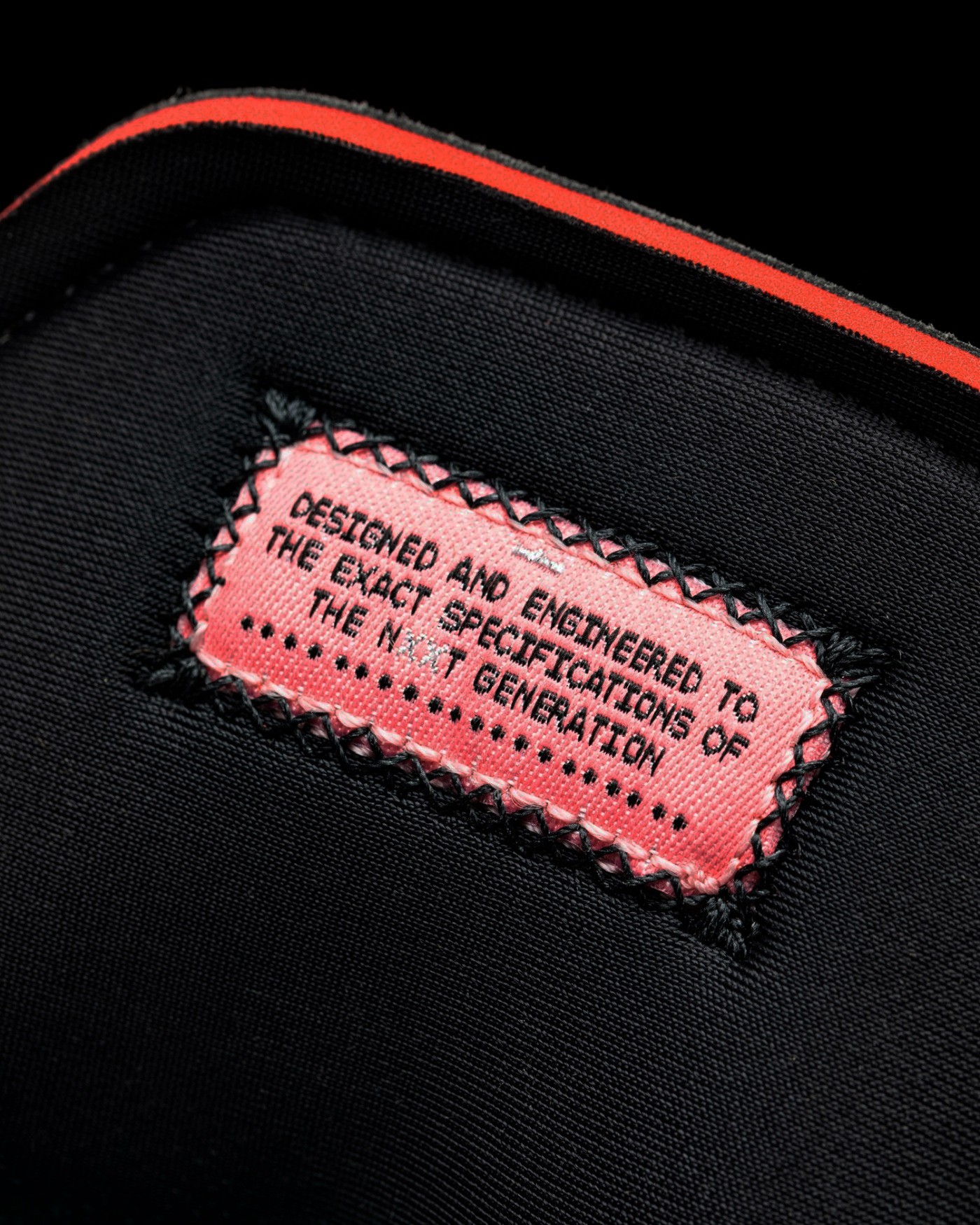 等了十年又十年!那个男人终于盼来了这样的一双鞋!休闲区蓝鸢梦想 - Www.slyday.coM 等了十年又十年!那个男人终于盼来了这样的一双鞋!休闲区蓝鸢梦想 - Www.slyday.coM