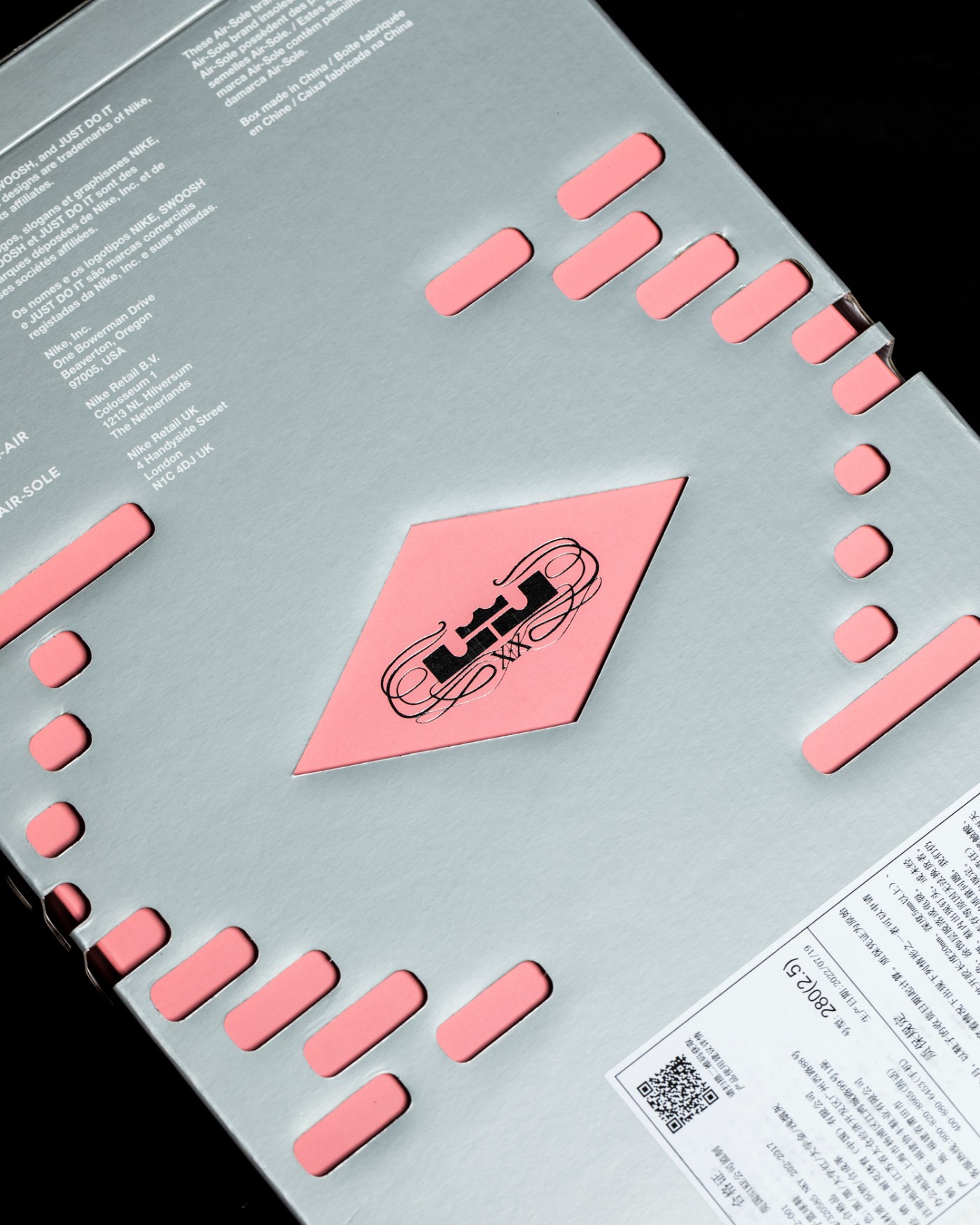 等了十年又十年!那个男人终于盼来了这样的一双鞋!休闲区蓝鸢梦想 - Www.slyday.coM 等了十年又十年!那个男人终于盼来了这样的一双鞋!休闲区蓝鸢梦想 - Www.slyday.coM