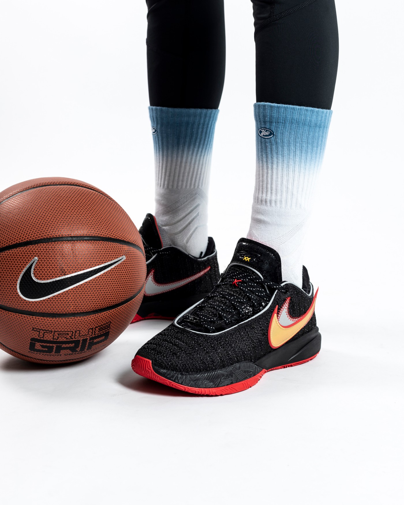 等了十年又十年!那个男人终于盼来了这样的一双鞋!休闲区蓝鸢梦想 - Www.slyday.coM 等了十年又十年!那个男人终于盼来了这样的一双鞋!休闲区蓝鸢梦想 - Www.slyday.coM