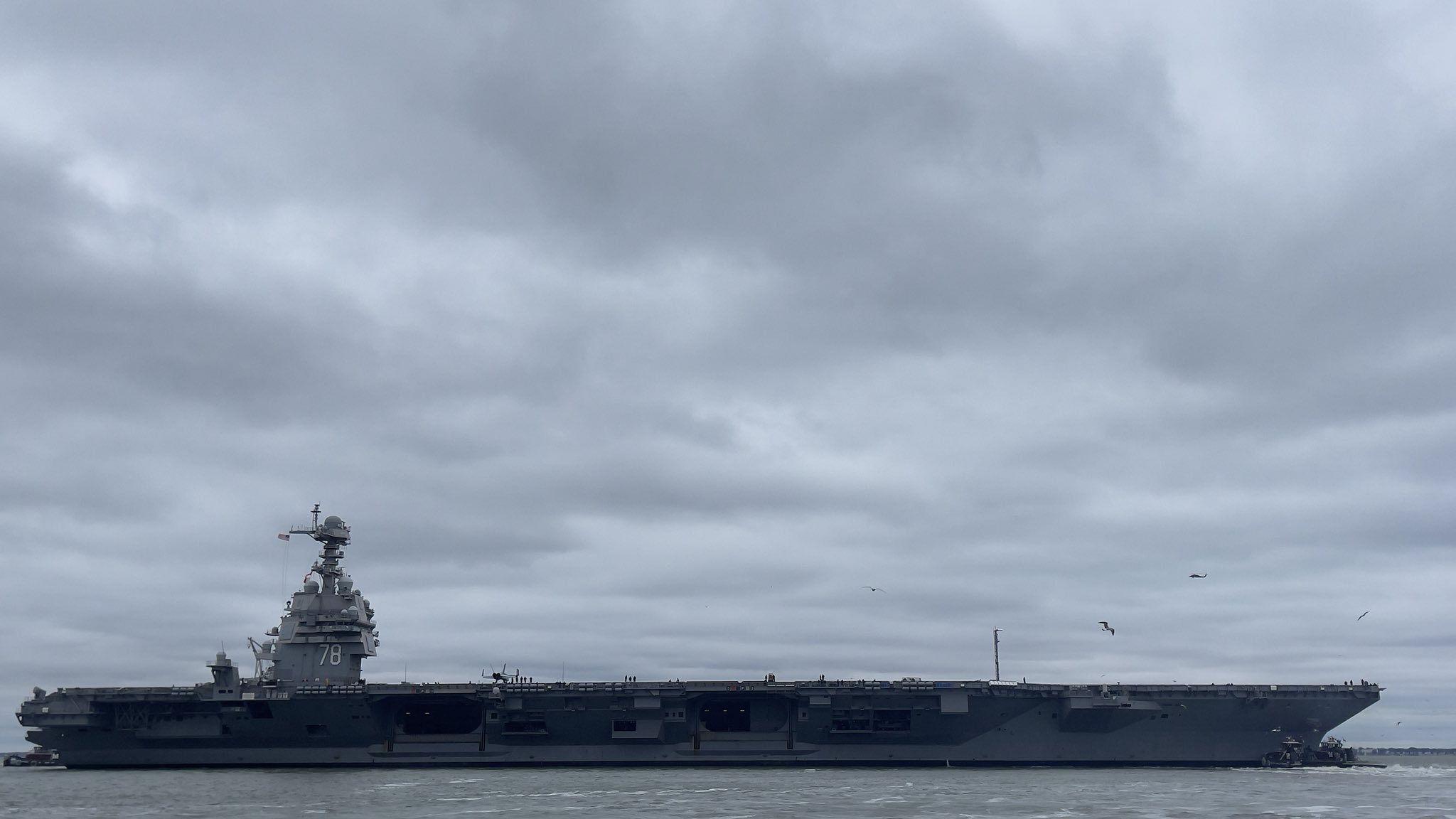 “福特”号所属的美国海军第二舰队10月5日在社交网站上发布的该舰参加部署时的图片