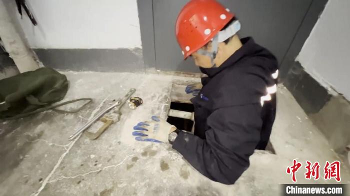 “地下医生”供暖季开忙:这个岗位需要我们守护休闲区蓝鸢梦想 - Www.slyday.coM “地下医生”供暖季开忙:这个岗位需要我们守护休闲区蓝鸢梦想 - Www.slyday.coM