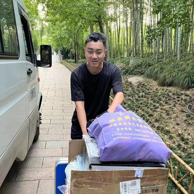 他们又双叒叕上热搜了!《护一个你》幕后花絮大放送休闲区蓝鸢梦想 - Www.slyday.coM 他们又双叒叕上热搜了!《护一个你》幕后花絮大放送休闲区蓝鸢梦想 - Www.slyday.coM