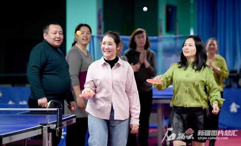 “奋进新时代”主题成就展丨这面“我和我的亲戚”照片墙上 定格了哪些温情瞬间休闲区蓝鸢梦想 - Www.slyday.coM “奋进新时代”主题成就展丨这面“我和我的亲戚”照片墙上 定格了哪些温情瞬间休闲区蓝鸢梦想 - Www.slyday.coM