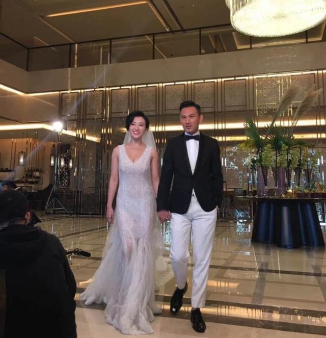 不想再当透明人!TVB女星沉寂已久再战选美,与一众前港姐争奖项休闲区蓝鸢梦想 - Www.slyday.coM 不想再当透明人!TVB女星沉寂已久再战选美,与一众前港姐争奖项休闲区蓝鸢梦想 - Www.slyday.coM