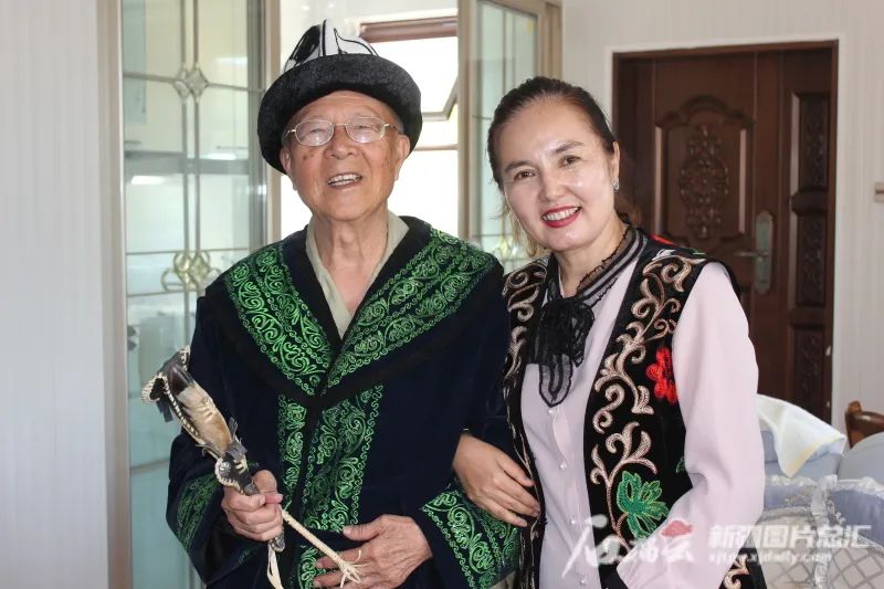 “奋进新时代”主题成就展丨这面“我和我的亲戚”照片墙上 定格了哪些温情瞬间休闲区蓝鸢梦想 - Www.slyday.coM “奋进新时代”主题成就展丨这面“我和我的亲戚”照片墙上 定格了哪些温情瞬间休闲区蓝鸢梦想 - Www.slyday.coM