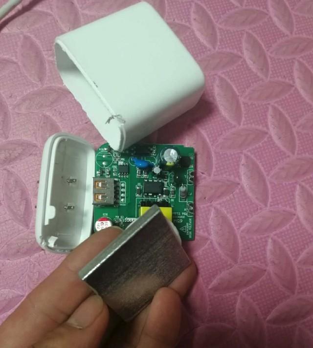 万能的铁块:山寨电源玩的可以有多野?休闲区蓝鸢梦想 - Www.slyday.coM 万能的铁块:山寨电源玩的可以有多野?休闲区蓝鸢梦想 - Www.slyday.coM