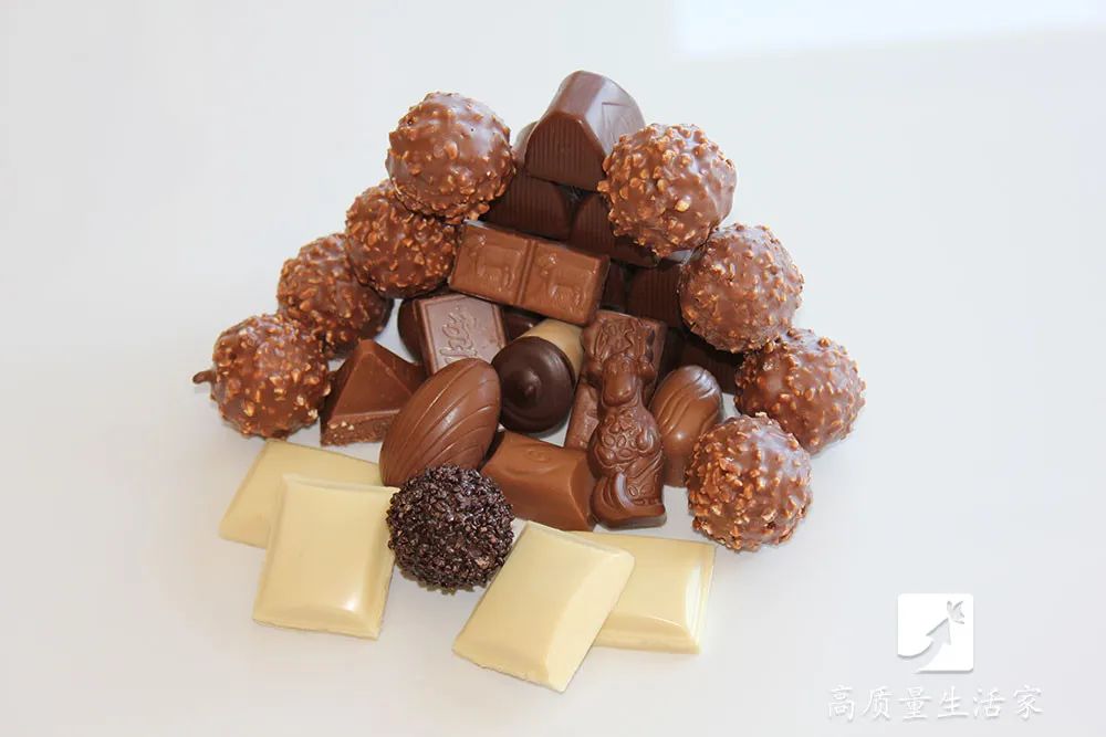 吃了20多年巧克力,才刚知道那些凹槽是干什么的,一直都想错了!休闲区蓝鸢梦想 - Www.slyday.coM 吃了20多年巧克力,才刚知道那些凹槽是干什么的,一直都想错了!休闲区蓝鸢梦想 - Www.slyday.coM