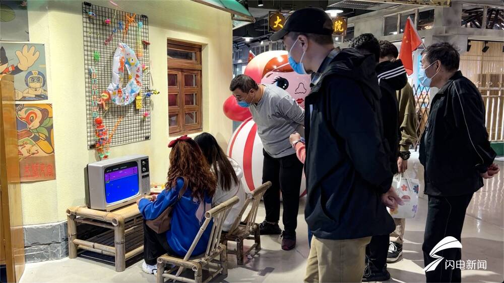 国庆游玩,谁的“童年DNA”动了?济南这里的老玩具收获大朋友小朋友芳心休闲区蓝鸢梦想 - Www.slyday.coM 国庆游玩,谁的“童年DNA”动了?济南这里的老玩具收获大朋友小朋友芳心休闲区蓝鸢梦想 - Www.slyday.coM