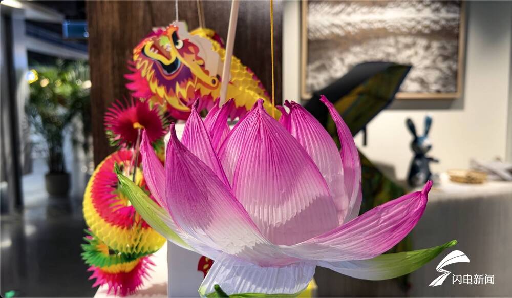 国庆游玩,谁的“童年DNA”动了?济南这里的老玩具收获大朋友小朋友芳心休闲区蓝鸢梦想 - Www.slyday.coM 国庆游玩,谁的“童年DNA”动了?济南这里的老玩具收获大朋友小朋友芳心休闲区蓝鸢梦想 - Www.slyday.coM