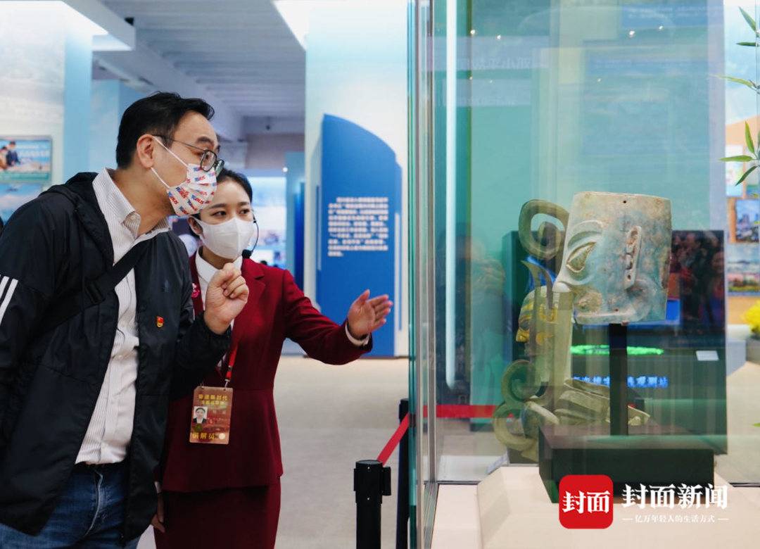 被人民日报头版“推荐”的四川展区 是什么感动了讲解员?|“奋进新时代”主题成就展休闲区蓝鸢梦想 - Www.slyday.coM 被人民日报头版“推荐”的四川展区 是什么感动了讲解员?|“奋进新时代”主题成就展休闲区蓝鸢梦想 - Www.slyday.coM