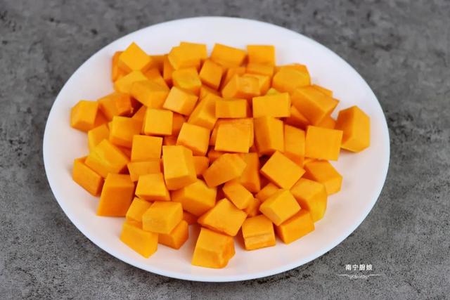 冬瓜丝瓜靠边站,入秋最该吃这瓜!香甜软糯润秋燥,10分钟就做好休闲区蓝鸢梦想 - Www.slyday.coM 冬瓜丝瓜靠边站,入秋最该吃这瓜!香甜软糯润秋燥,10分钟就做好休闲区蓝鸢梦想 - Www.slyday.coM