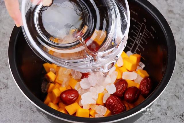 冬瓜丝瓜靠边站,入秋最该吃这瓜!香甜软糯润秋燥,10分钟就做好休闲区蓝鸢梦想 - Www.slyday.coM 冬瓜丝瓜靠边站,入秋最该吃这瓜!香甜软糯润秋燥,10分钟就做好休闲区蓝鸢梦想 - Www.slyday.coM