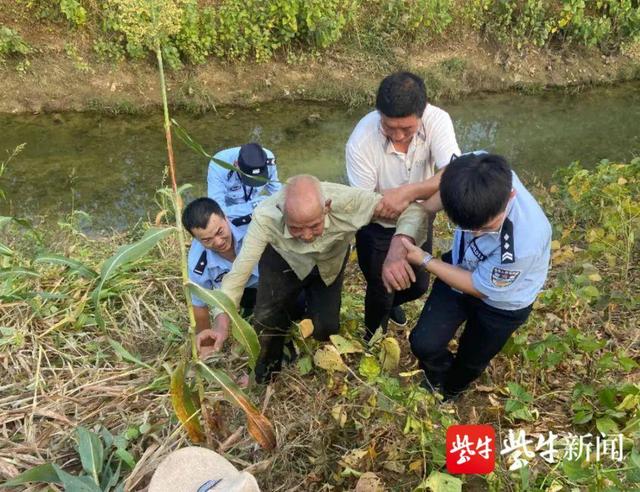 连云港公安:国庆假期,细数不期而遇的温暖瞬间……休闲区蓝鸢梦想 - Www.slyday.coM 连云港公安:国庆假期,细数不期而遇的温暖瞬间……休闲区蓝鸢梦想 - Www.slyday.coM