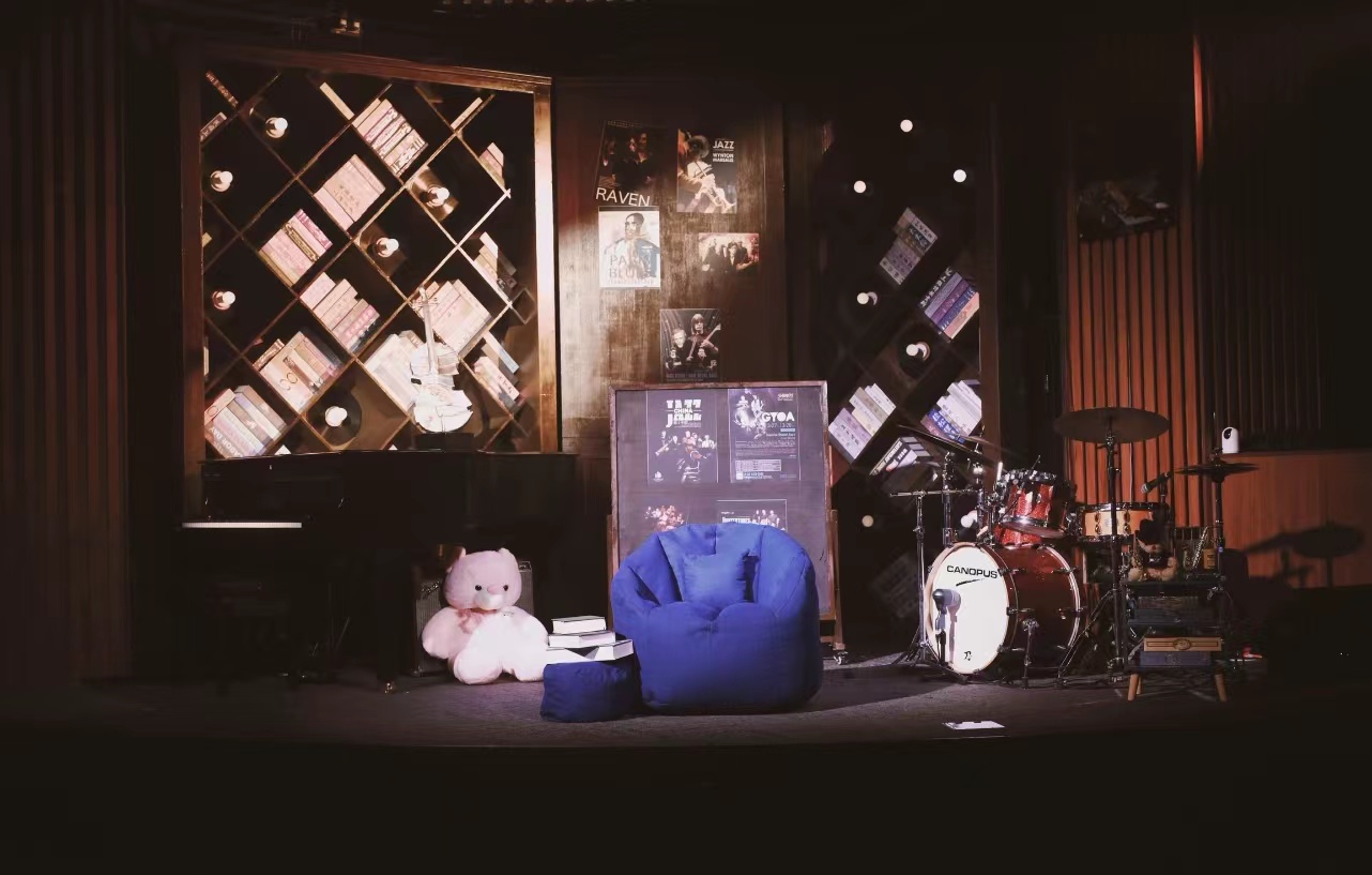 “去爵士乐中心看音乐剧”,将成上海演艺大世界新选择休闲区蓝鸢梦想 - Www.slyday.coM “去爵士乐中心看音乐剧”,将成上海演艺大世界新选择休闲区蓝鸢梦想 - Www.slyday.coM