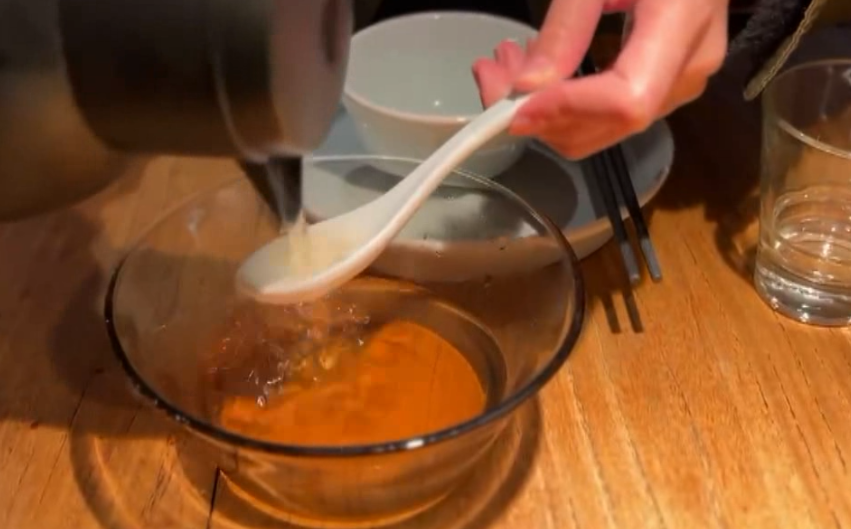 钦州人外出吃饭的“啷碗”,真能消毒吗?终于知道答案了休闲区蓝鸢梦想 - Www.slyday.coM 钦州人外出吃饭的“啷碗”,真能消毒吗?终于知道答案了休闲区蓝鸢梦想 - Www.slyday.coM