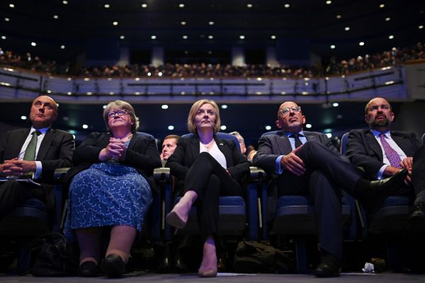 3日，英国首相特拉斯在伯明翰出席保守党大会。（欧新社）