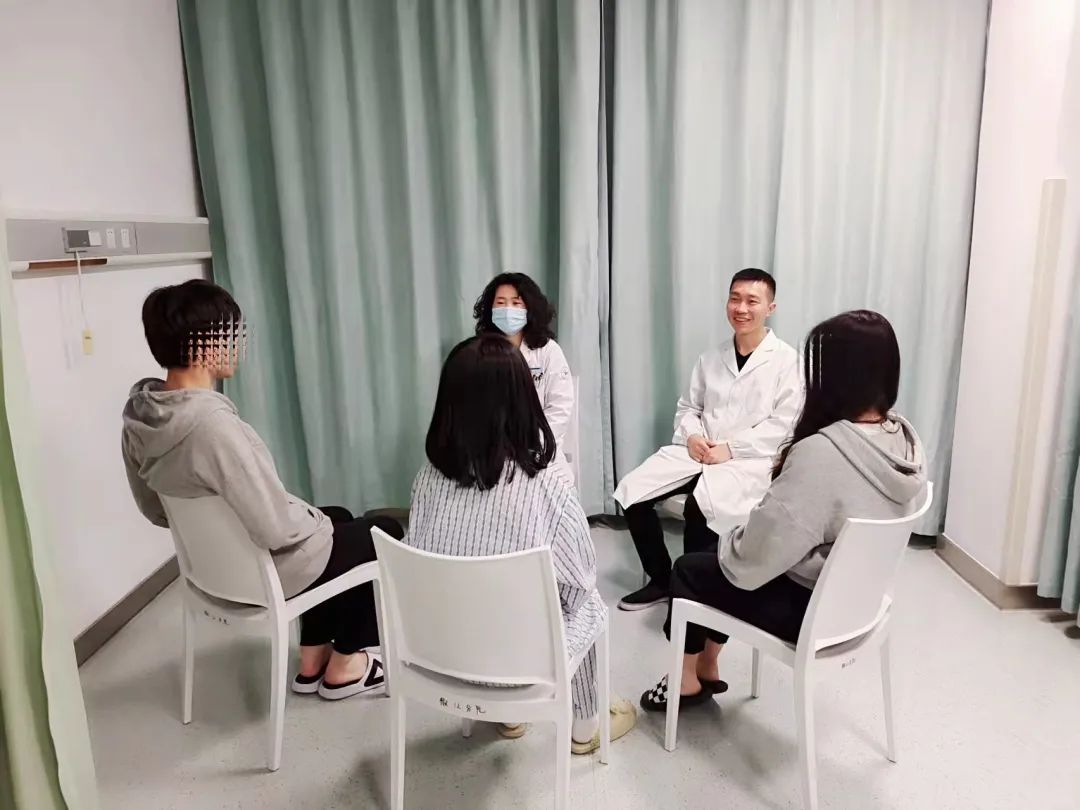 “别人家”的学霸把自己关起来,原因竟是爸妈惹的祸休闲区蓝鸢梦想 - Www.slyday.coM “别人家”的学霸把自己关起来,原因竟是爸妈惹的祸休闲区蓝鸢梦想 - Www.slyday.coM