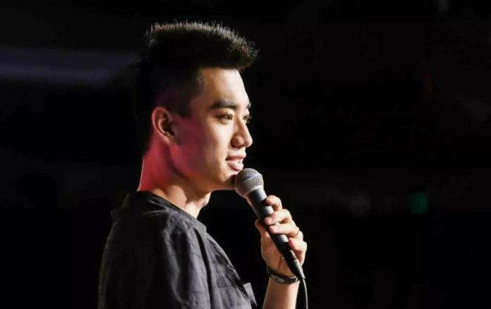 脱口秀每一季都会有大王,但庞博是永远的大王休闲区蓝鸢梦想 - Www.slyday.coM 脱口秀每一季都会有大王,但庞博是永远的大王休闲区蓝鸢梦想 - Www.slyday.coM