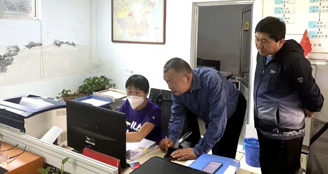 严把交通关口 筑牢疫情防控防线 服务群众安全出行休闲区蓝鸢梦想 - Www.slyday.coM 严把交通关口 筑牢疫情防控防线 服务群众安全出行休闲区蓝鸢梦想 - Www.slyday.coM