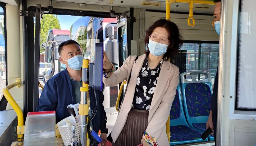 严把交通关口 筑牢疫情防控防线 服务群众安全出行休闲区蓝鸢梦想 - Www.slyday.coM 严把交通关口 筑牢疫情防控防线 服务群众安全出行休闲区蓝鸢梦想 - Www.slyday.coM