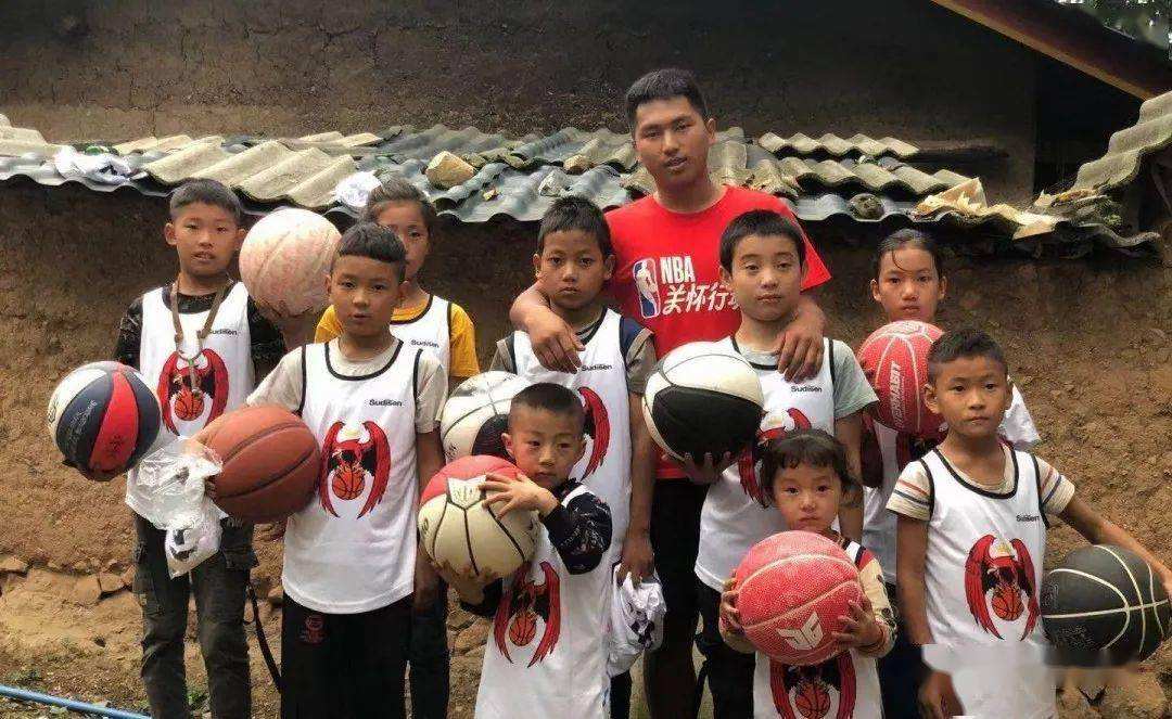 网络电影《黑鹰少年》定档10月11日,篮球少年书写不负热爱与逆境成长休闲区蓝鸢梦想 - Www.slyday.coM 网络电影《黑鹰少年》定档10月11日,篮球少年书写不负热爱与逆境成长休闲区蓝鸢梦想 - Www.slyday.coM