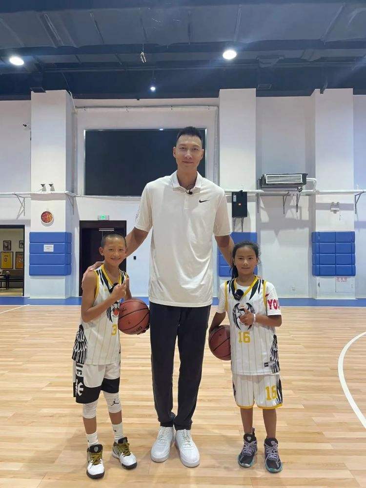 网络电影《黑鹰少年》定档10月11日,篮球少年书写不负热爱与逆境成长休闲区蓝鸢梦想 - Www.slyday.coM 网络电影《黑鹰少年》定档10月11日,篮球少年书写不负热爱与逆境成长休闲区蓝鸢梦想 - Www.slyday.coM