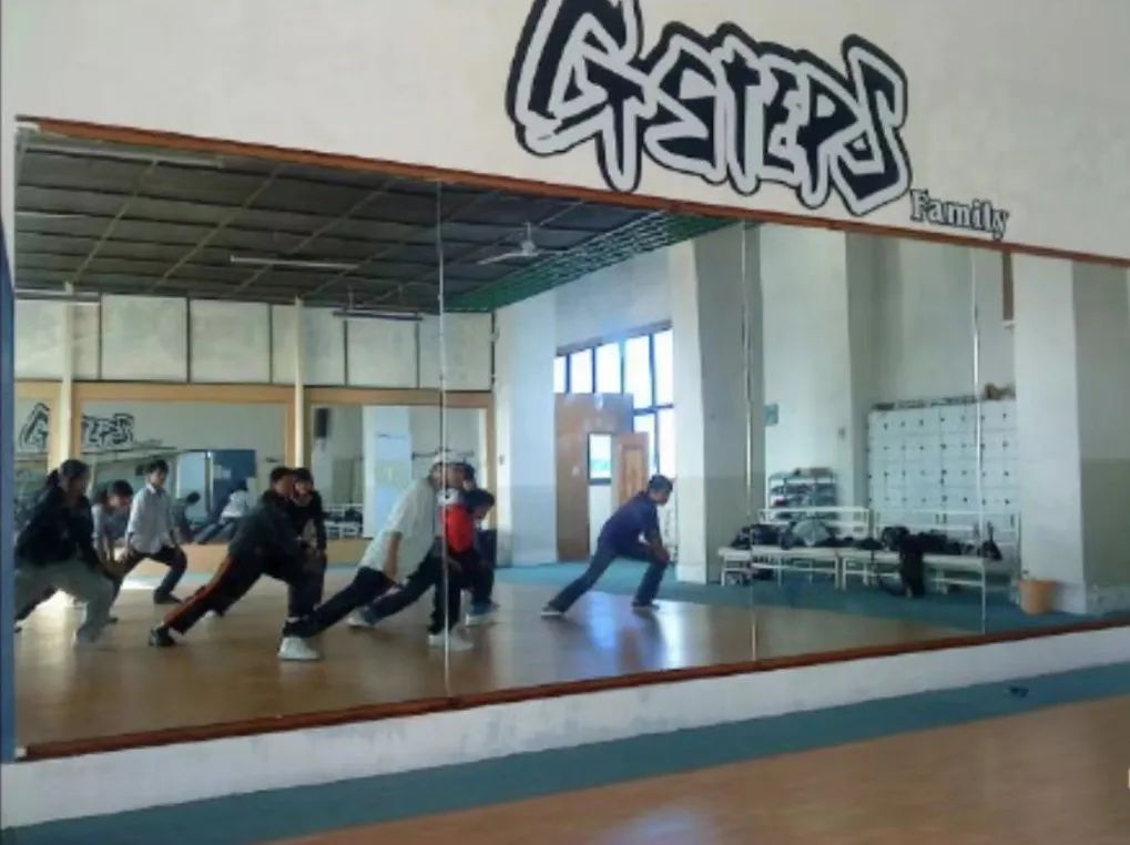 跳街舞治好了多少人的精神内耗?休闲区蓝鸢梦想 - Www.slyday.coM 跳街舞治好了多少人的精神内耗?休闲区蓝鸢梦想 - Www.slyday.coM