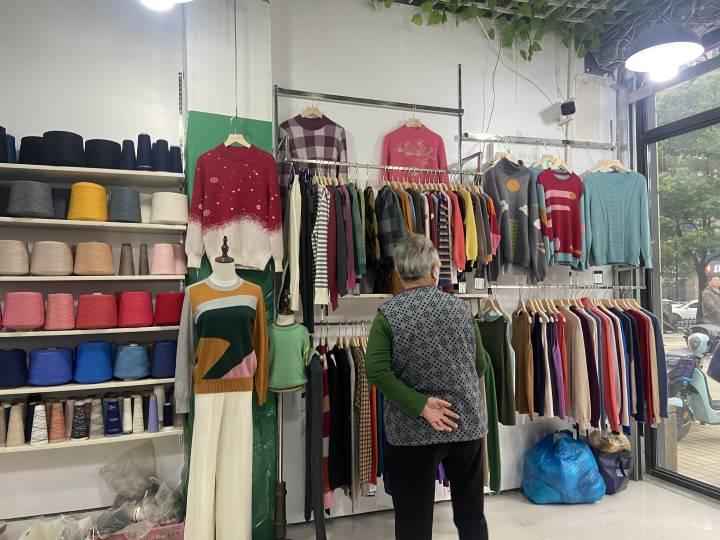 寒露到,杭州这些小店的生意爆火,“有人等不及直接穿上样衣就走了 ”休闲区蓝鸢梦想 - Www.slyday.coM 寒露到,杭州这些小店的生意爆火,“有人等不及直接穿上样衣就走了 ”休闲区蓝鸢梦想 - Www.slyday.coM