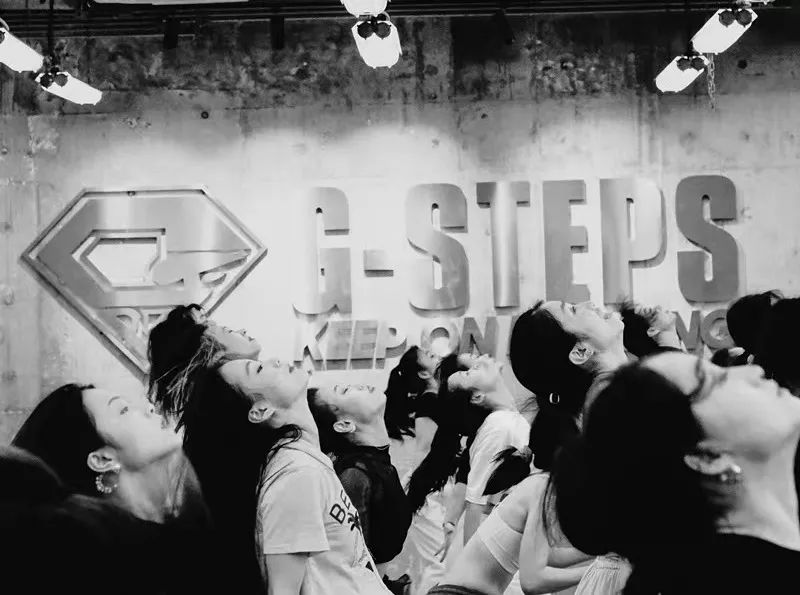 跳街舞治好了多少人的精神内耗?休闲区蓝鸢梦想 - Www.slyday.coM 跳街舞治好了多少人的精神内耗?休闲区蓝鸢梦想 - Www.slyday.coM