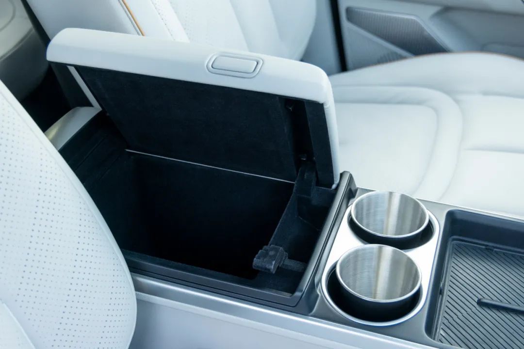 27.88万起,自游家NV正式上市,李想:凭啥和L7比较?休闲区蓝鸢梦想 - Www.slyday.coM 27.88万起,自游家NV正式上市,李想:凭啥和L7比较?休闲区蓝鸢梦想 - Www.slyday.coM