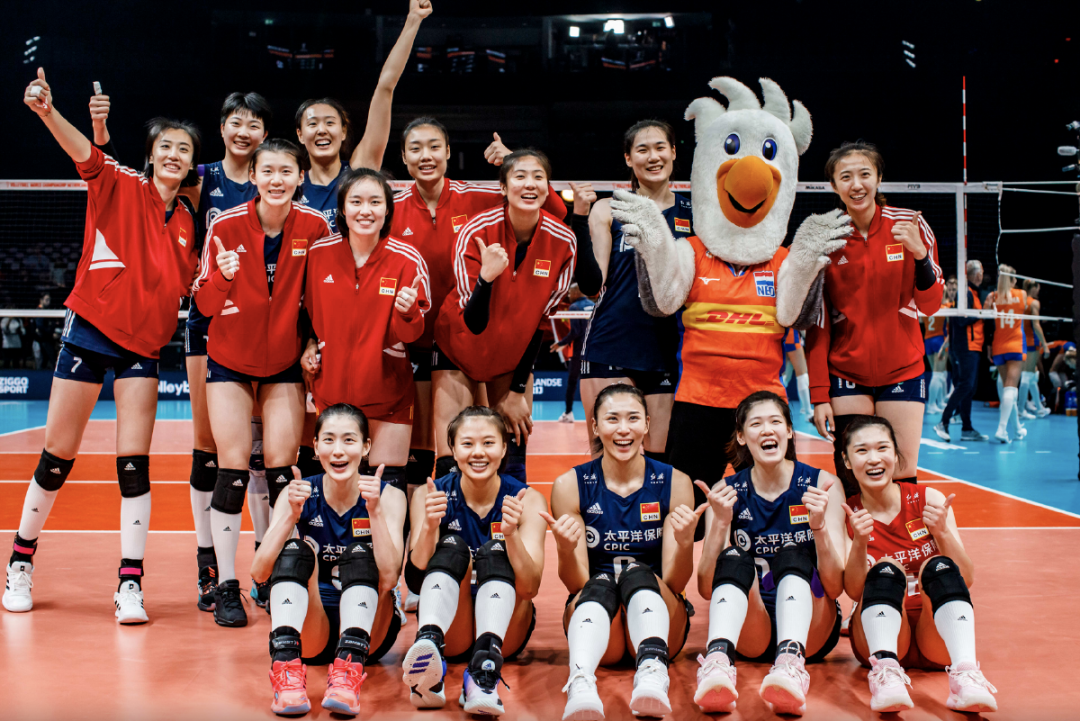 中国女排与比利时争世锦赛八强休闲区蓝鸢梦想 - Www.slyday.coM 中国女排与比利时争世锦赛八强休闲区蓝鸢梦想 - Www.slyday.coM