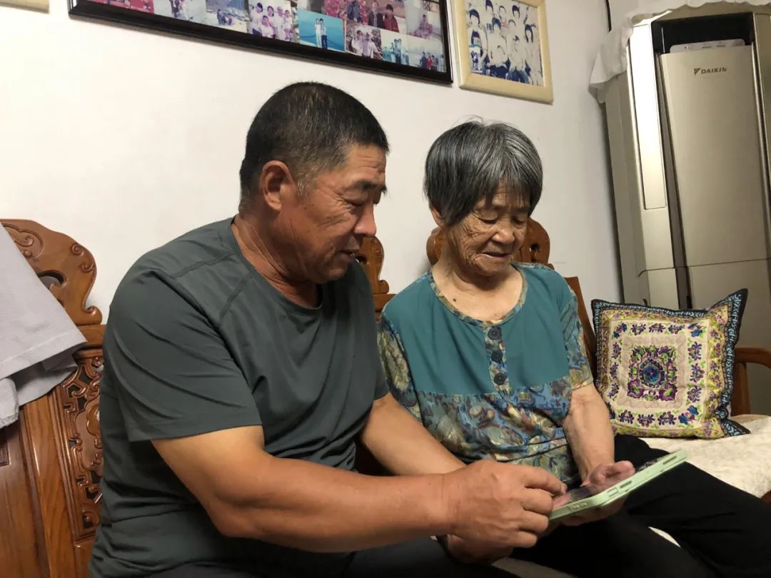 【身边的榜样】喜欢搭把手的“热心肠”——记“山东好人”刘新进休闲区蓝鸢梦想 - Www.slyday.coM 【身边的榜样】喜欢搭把手的“热心肠”——记“山东好人”刘新进休闲区蓝鸢梦想 - Www.slyday.coM