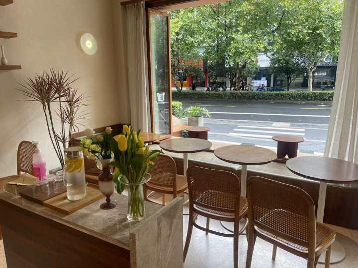 杭州市中心这家烘焙店突然火了,店员:新顾客进门就问有没有栗子蛋糕?休闲区蓝鸢梦想 - Www.slyday.coM 杭州市中心这家烘焙店突然火了,店员:新顾客进门就问有没有栗子蛋糕?休闲区蓝鸢梦想 - Www.slyday.coM