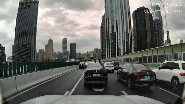 实拍实录:问界M5自动刹停帮我避免追尾事故