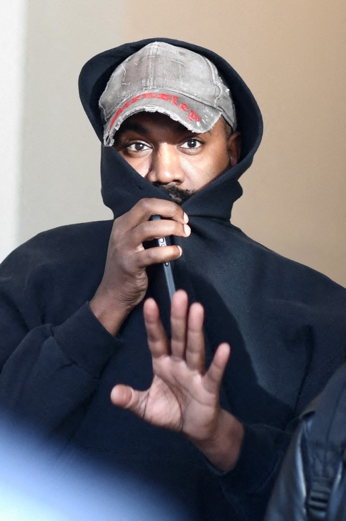 涉嫌反犹太主义,美国流行歌手“侃爷”账号再被封休闲区蓝鸢梦想 - Www.slyday.coM 涉嫌反犹太主义,美国流行歌手“侃爷”账号再被封休闲区蓝鸢梦想 - Www.slyday.coM