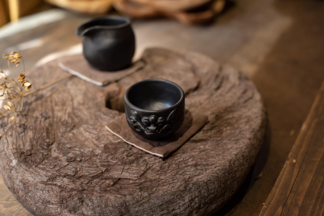 香格里拉“土陶村”的十年:匠人守艺又创新休闲区蓝鸢梦想 - Www.slyday.coM 香格里拉“土陶村”的十年:匠人守艺又创新休闲区蓝鸢梦想 - Www.slyday.coM