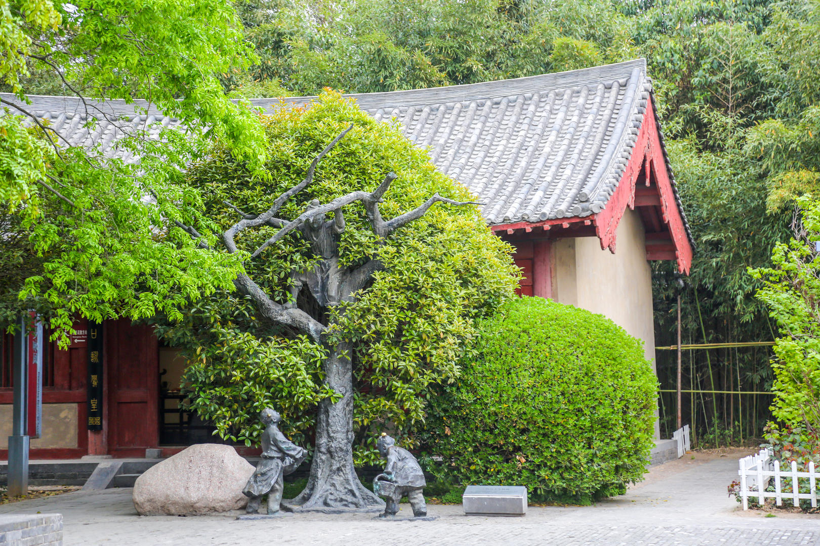 为什么依然说中国最伟大的诗人是杜甫休闲区蓝鸢梦想 - Www.slyday.coM 为什么依然说中国最伟大的诗人是杜甫休闲区蓝鸢梦想 - Www.slyday.coM