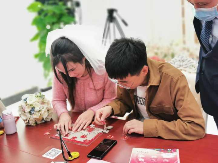 今天的日子叫“十全十美”,杭州有186对新人体验沉浸式婚前辅导,有点意思休闲区蓝鸢梦想 - Www.slyday.coM 今天的日子叫“十全十美”,杭州有186对新人体验沉浸式婚前辅导,有点意思休闲区蓝鸢梦想 - Www.slyday.coM