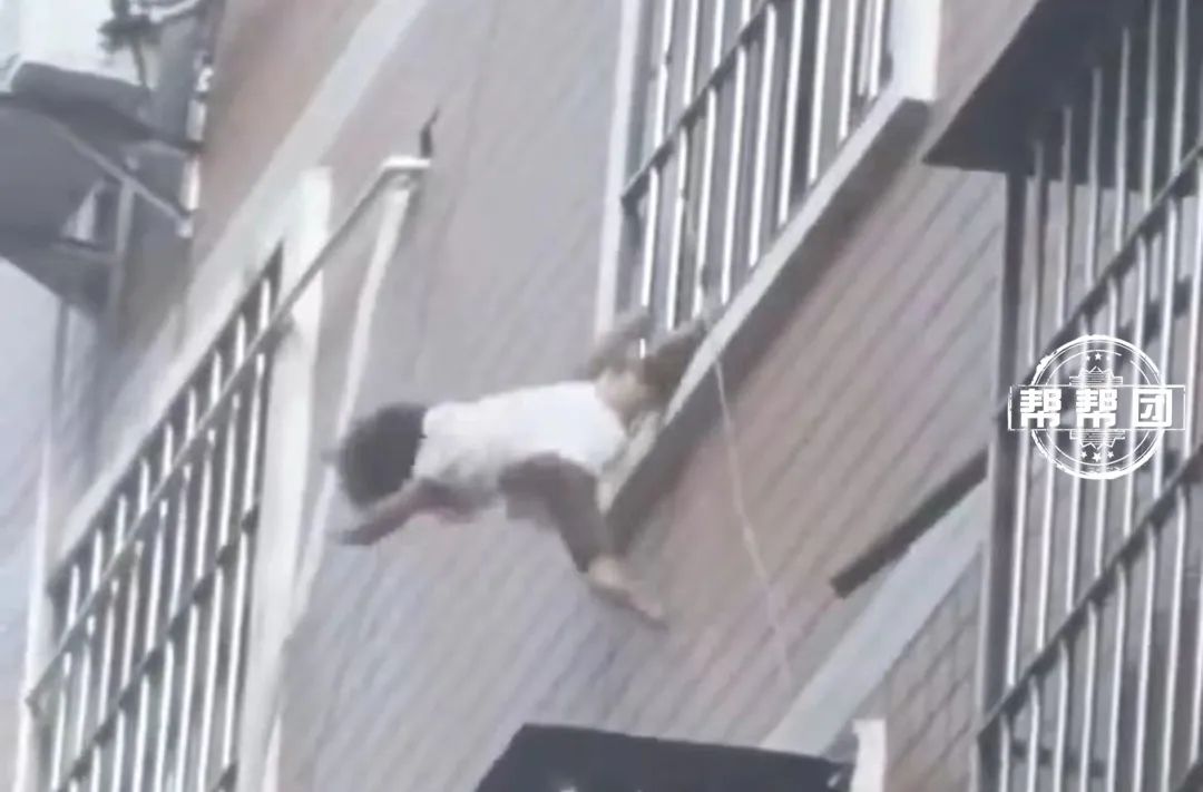 这张照片获央视、新华社集体点赞,原来这就是众志成城的力量!!!休闲区蓝鸢梦想 - Www.slyday.coM 这张照片获央视、新华社集体点赞,原来这就是众志成城的力量!!!休闲区蓝鸢梦想 - Www.slyday.coM