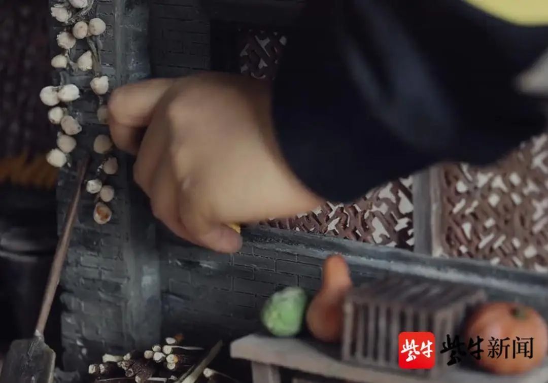 把《武林外传》中的后院做成甜品,这个青岛嫚火了!晚报记者对话范苏木:就是图好玩,下一步要……休闲区蓝鸢梦想 - Www.slyday.coM 把《武林外传》中的后院做成甜品,这个青岛嫚火了!晚报记者对话范苏木:就是图好玩,下一步要……休闲区蓝鸢梦想 - Www.slyday.coM