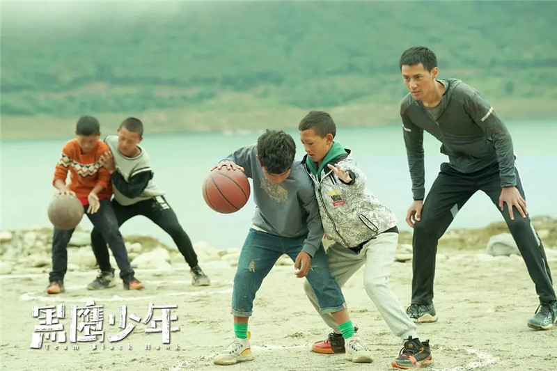 电影《黑鹰少年》上线,新东方出品休闲区蓝鸢梦想 - Www.slyday.coM 电影《黑鹰少年》上线,新东方出品休闲区蓝鸢梦想 - Www.slyday.coM