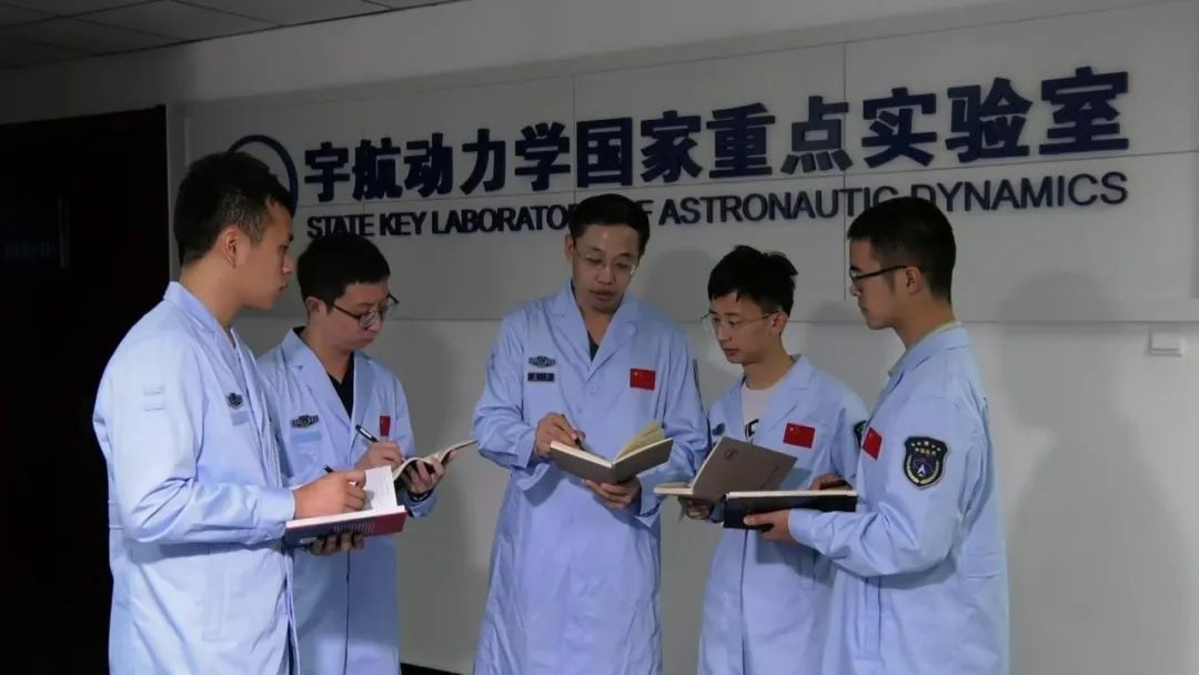 发表27篇SCI论文!他带队击败NASA夺冠休闲区蓝鸢梦想 - Www.slyday.coM 发表27篇SCI论文!他带队击败NASA夺冠休闲区蓝鸢梦想 - Www.slyday.coM