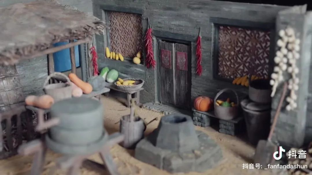 把《武林外传》中的后院做成甜品,这个青岛嫚火了!晚报记者对话范苏木:就是图好玩,下一步要……休闲区蓝鸢梦想 - Www.slyday.coM 把《武林外传》中的后院做成甜品,这个青岛嫚火了!晚报记者对话范苏木:就是图好玩,下一步要……休闲区蓝鸢梦想 - Www.slyday.coM