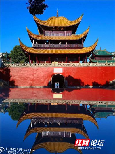 范仲淹笔下的洞庭风光到底有多美?我在秋日的岳阳楼找到了答案休闲区蓝鸢梦想 - Www.slyday.coM 范仲淹笔下的洞庭风光到底有多美?我在秋日的岳阳楼找到了答案休闲区蓝鸢梦想 - Www.slyday.coM