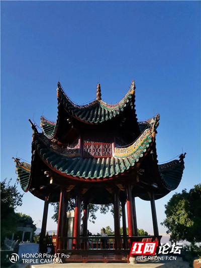 范仲淹笔下的洞庭风光到底有多美?我在秋日的岳阳楼找到了答案休闲区蓝鸢梦想 - Www.slyday.coM 范仲淹笔下的洞庭风光到底有多美?我在秋日的岳阳楼找到了答案休闲区蓝鸢梦想 - Www.slyday.coM