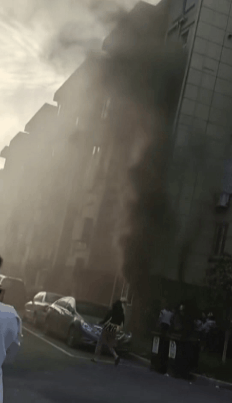 火场救下一家五口!六位平凡英雄找到了,被认定为见义勇为休闲区蓝鸢梦想 - Www.slyday.coM 火场救下一家五口!六位平凡英雄找到了,被认定为见义勇为休闲区蓝鸢梦想 - Www.slyday.coM