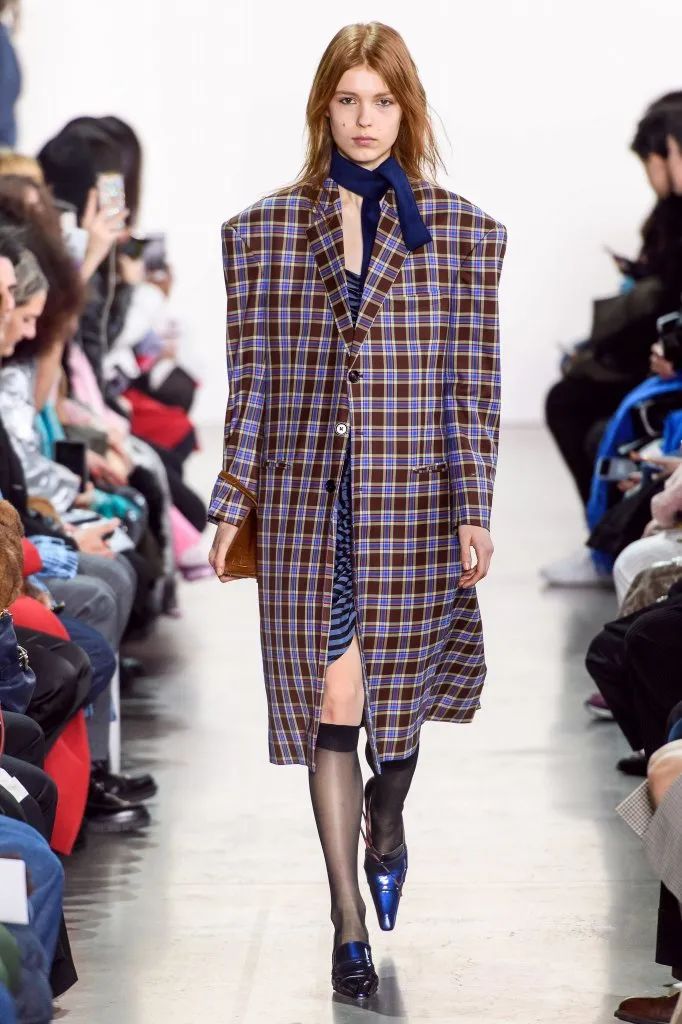 秋冬穿搭,谁又能不爱格纹呢休闲区蓝鸢梦想 - Www.slyday.coM 秋冬穿搭,谁又能不爱格纹呢休闲区蓝鸢梦想 - Www.slyday.coM