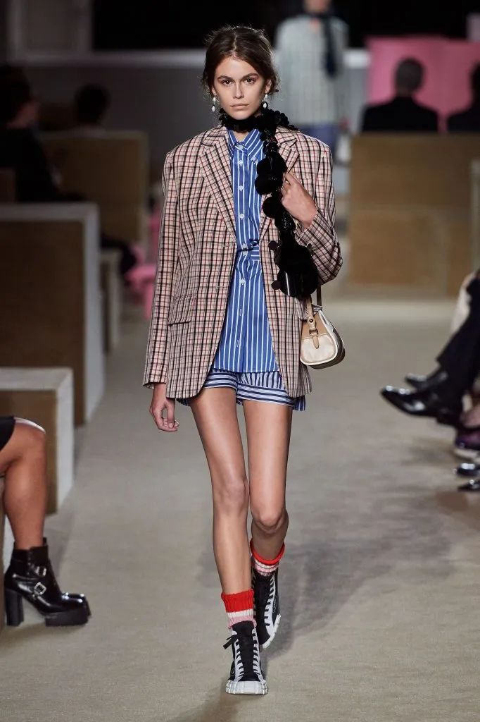 秋冬穿搭,谁又能不爱格纹呢休闲区蓝鸢梦想 - Www.slyday.coM 秋冬穿搭,谁又能不爱格纹呢休闲区蓝鸢梦想 - Www.slyday.coM